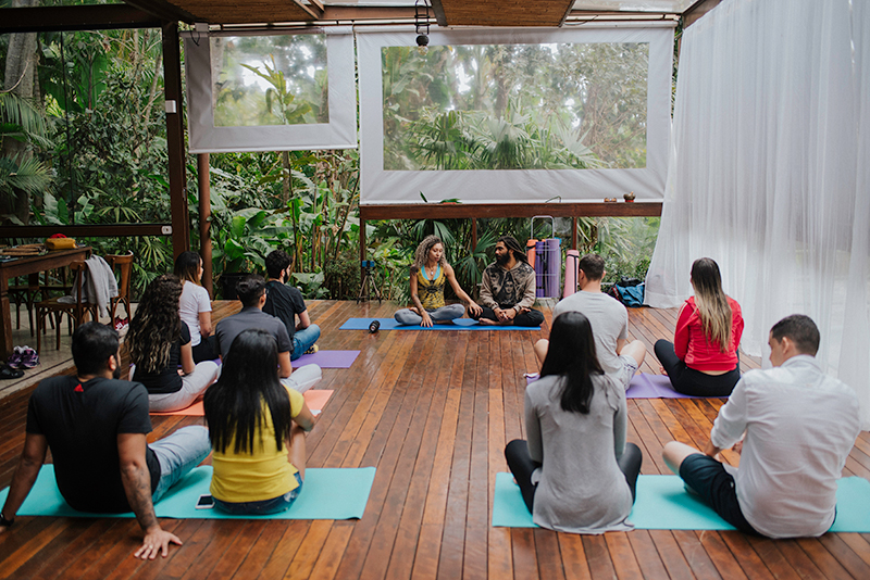 Yoga em dois, para casais, parceiros e amigos